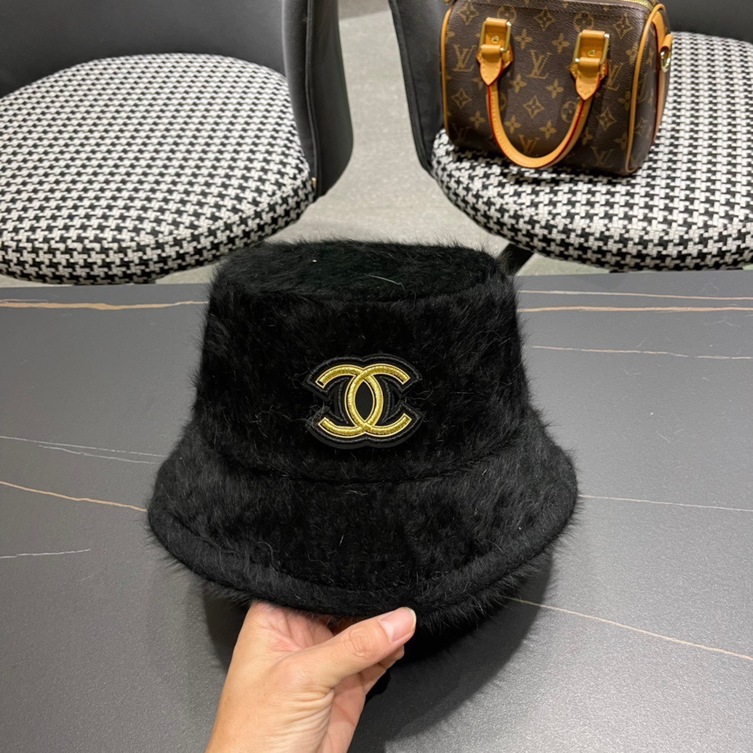  Chanel香奈儿兔毛渔夫帽，