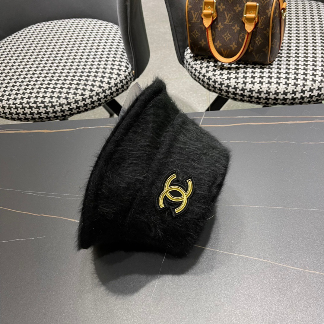  Chanel香奈儿兔毛渔夫帽，