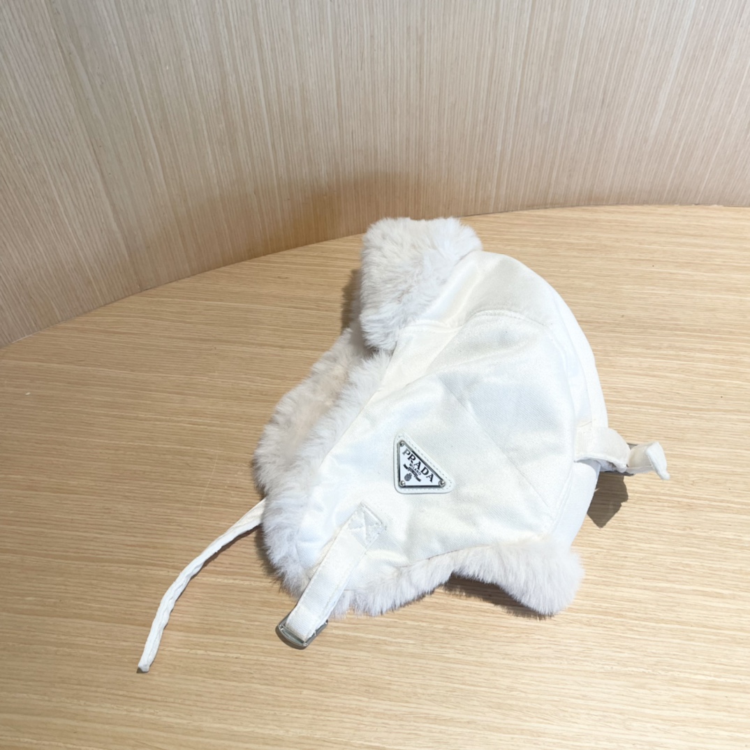 普拉达Prada冬季毛绒雷锋帽子女东北防寒保暖户外骑行防风护耳帽时尚休闲