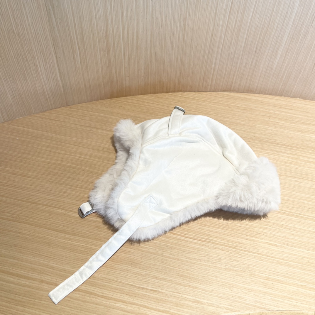 普拉达Prada冬季毛绒雷锋帽子女东北防寒保暖户外骑行防风护耳帽时尚休闲