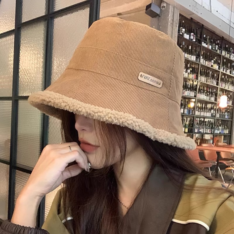 NO:216898,MONCLER's new lamb plush thickened high-quality autumn and winter fisherman's hat has a super hot texture and is very good to match when going out!  High-value high-quality experience hat fisherman hat baseball hat knit hat, hat, christian louboutin, Moncler, espadrilles, hats19860909MONCLER蒙口秋新款羊羔毛绒加厚高品质秋冬渔夫帽超火爆质感很赞,出街超好搭配！ 高颜值高品质体验帽子渔夫帽棒球帽针织帽,帽子,christian louboutin,Moncler,espadrilles,hats,hat