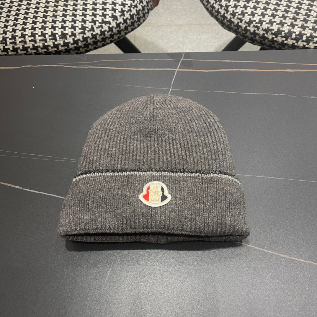 NO:216912,Moncler Moncler Knitted Hat, original single replica. Very soft and skin-friendly, very elastic, textured and very versatile style~ Warm cashmere wool hat, both size is elastic~ universal for men and women, can be worn for any head circumference. Super good quality, sincerely recommended hat Fisherman hat Baseball hat Knitted Hats, hats, christian louboutin, Moncler, Moncler, espadrilles, hats19860909蒙口Moncler盟可睐针织帽,原单复刻.非常柔软亲肤,弹性很好有质感又非常百搭的款式~保暖的 羊绒毛线帽,均码有弹性~男女通用,任何头围都可以佩戴.质量超好真心推荐帽子渔夫帽棒球帽针织帽,帽子,christian louboutin,Moncler,Moncler,espadrilles,hats,hat