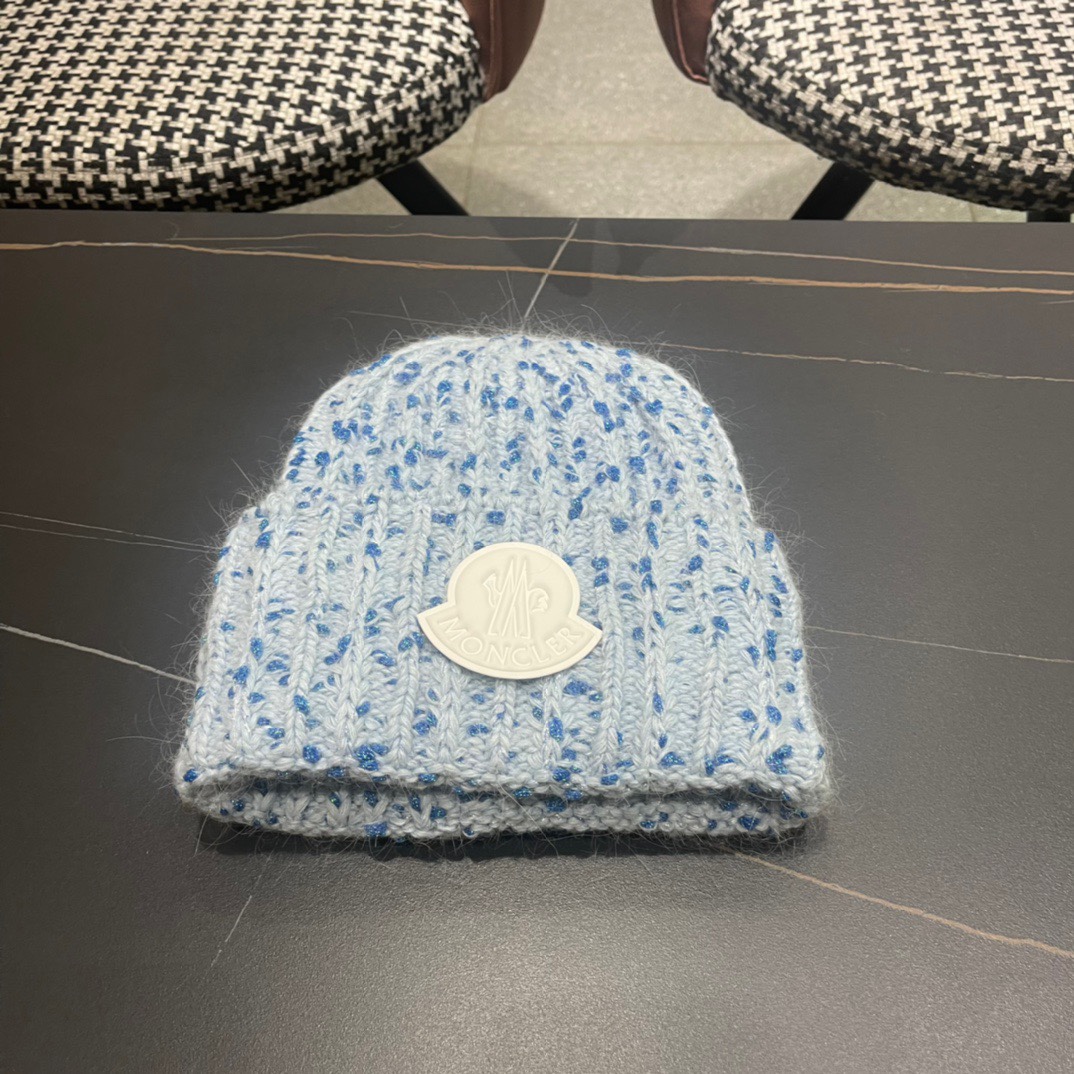 NO:216916,Moncler Moncler official website classic knitted hat, original single replica. Very soft and skin-friendly, very elastic, textured and very versatile style~ Warm cashmere wool hat, all sizes are elastic~ can be worn at any head circumference. Super good quality, sincerely recommended hats, fisherman hats, baseball hats, knit hats, hats, christian louboutin, Moncler, Moncler, espadrilles, hats19860909蒙口Moncler盟可睐官网经典针织帽,原单复刻.非常柔软亲肤,弹性很好有质感又非常百搭的款式~保暖的 羊绒毛线帽,均码有弹性~任何头围都可以佩戴.质量超好真心推荐帽子渔夫帽棒球帽针织帽,帽子,christian louboutin,Moncler,Moncler,espadrilles,hats,hat