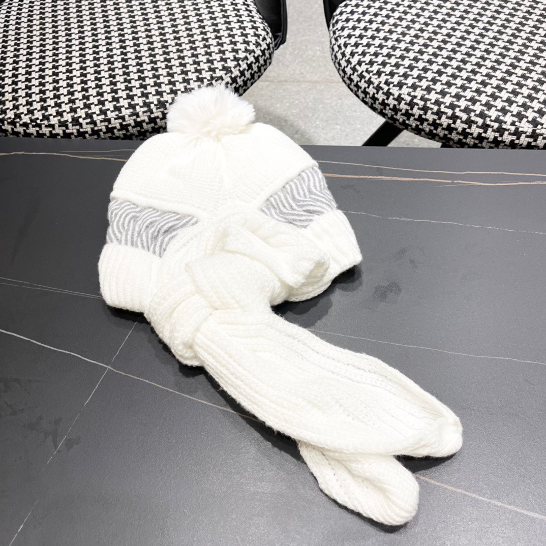 普拉达Prada 2024新款围巾一体毛绒渔夫帽女秋冬帽子冬款针织帽