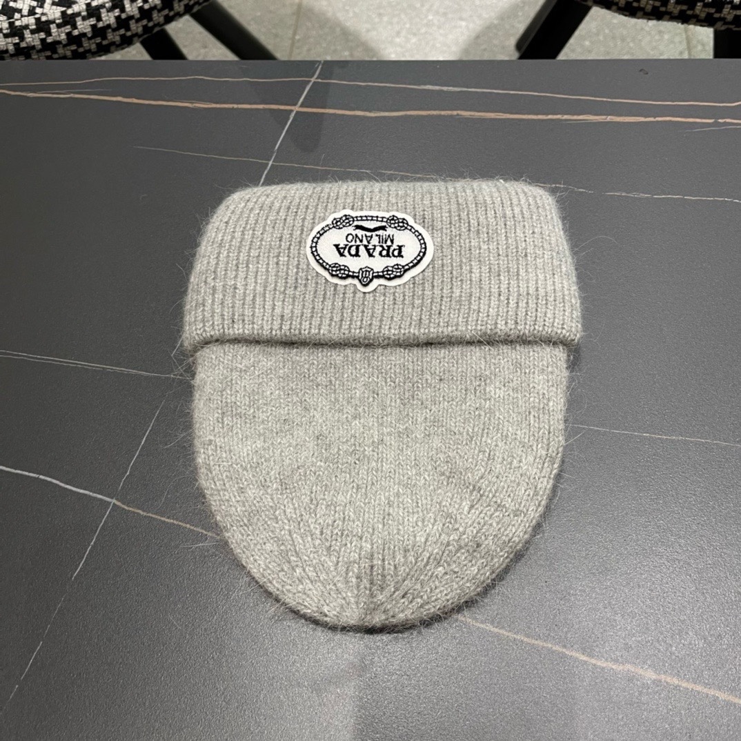 【PRADA普拉达】秋冬新款针织毛线帽，大牌系列，轻奢感满满.冬天出街必备