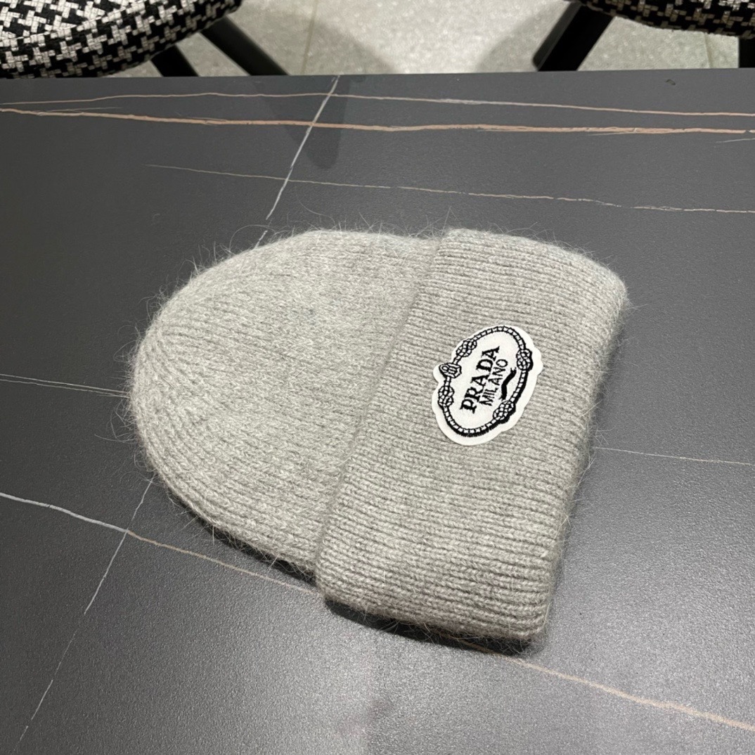 【PRADA普拉达】秋冬新款针织毛线帽，大牌系列，轻奢感满满.冬天出街必备
