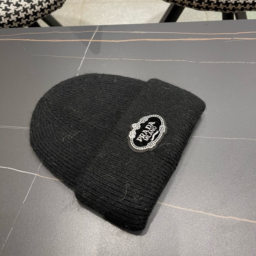 【PRADA普拉达】秋冬新款针织毛线帽，大牌系列，轻奢感满满.冬天出街必备