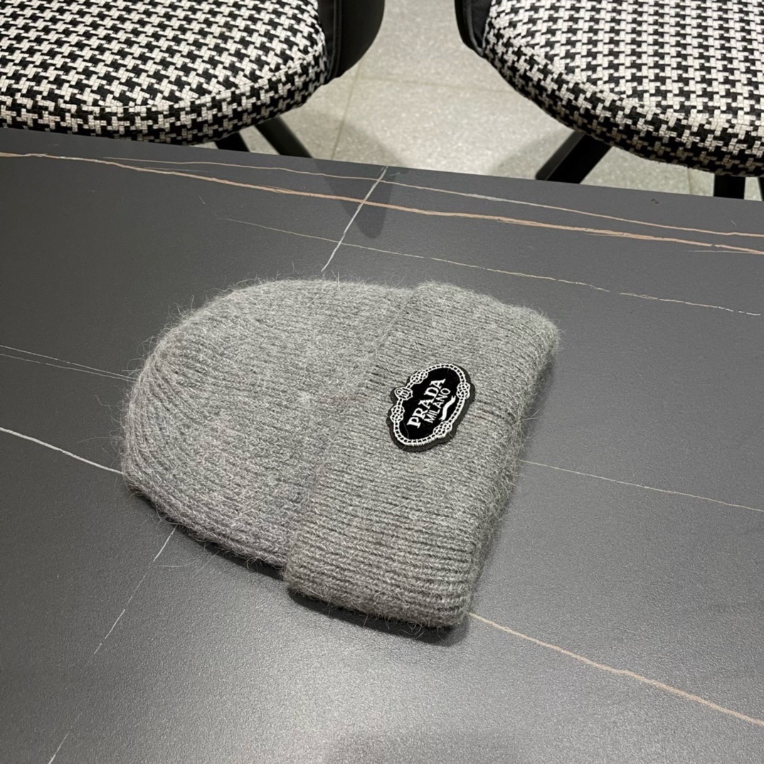 【PRADA普拉达】秋冬新款针织毛线帽，大牌系列，轻奢感满满.冬天出街必备