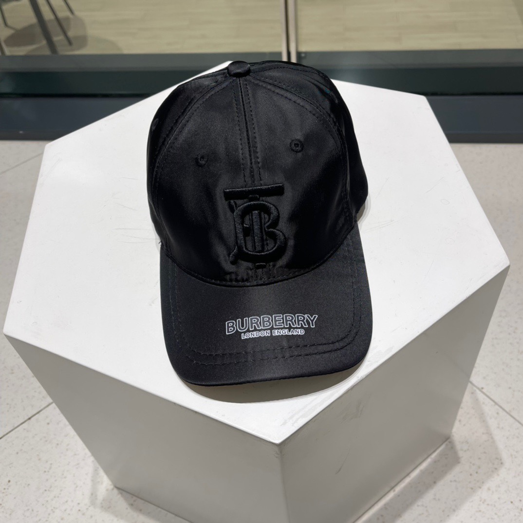 NO:217393,Burberry's latest Burberry embroidered baseball cap, the details are exquisite and the fabric is super comfortable!  The best version of the versatile market hat, fisherman hat, baseball hat, knit hat, hat, burberry, burberry, espadrilles, hats19860909Burberry博柏利 最新款巴宝莉刺绣棒球帽,细节做工都很精致,面料超舒服！百搭款市场最好版本帽子渔夫帽棒球帽针织帽,帽子,burberry,burberry,espadrilles,hats,hat