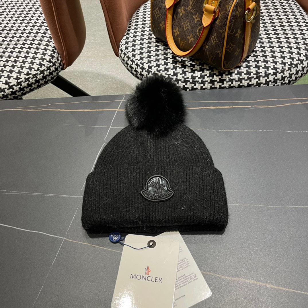 NO:217422,Classic wool hat, one of the most beautiful items in autumn and winter, real fox wool balls, the hair is very tight and textured!  Hat Fisherman Hat Baseball Hat Knitted Hats, Hats, Moncler, espadrilles, hats19860909经典蒙口毛线帽 秋冬颜值超高的单品之一 真狐狸毛球 毛质非常紧致有质感！帽子渔夫帽棒球帽针织帽,帽子,Moncler,espadrilles,hats,hat