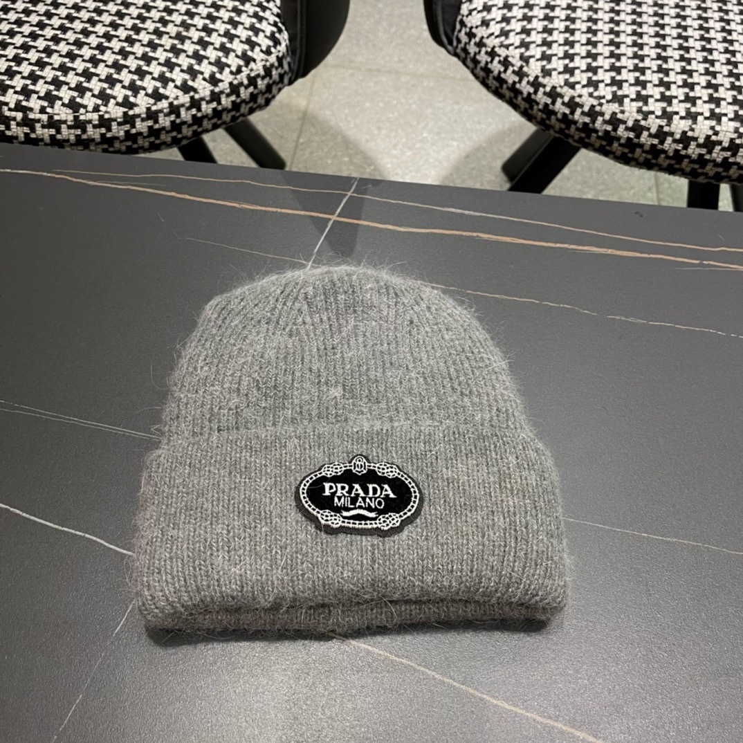 NO:217245,【PRADA】New autumn and winter knitted wool hats, big brand series, full of light luxury. Must-have hats when going out in winter when fisherman hats, baseball hats, knit hats, hats, prada, prada, espadrilles, hats19860909【PRADA普拉达】秋冬新款针织毛线帽,大牌系列,轻奢感满满.冬天出街必备帽子渔夫帽棒球帽针织帽,帽子,prada,prada,espadrilles,hats,hat