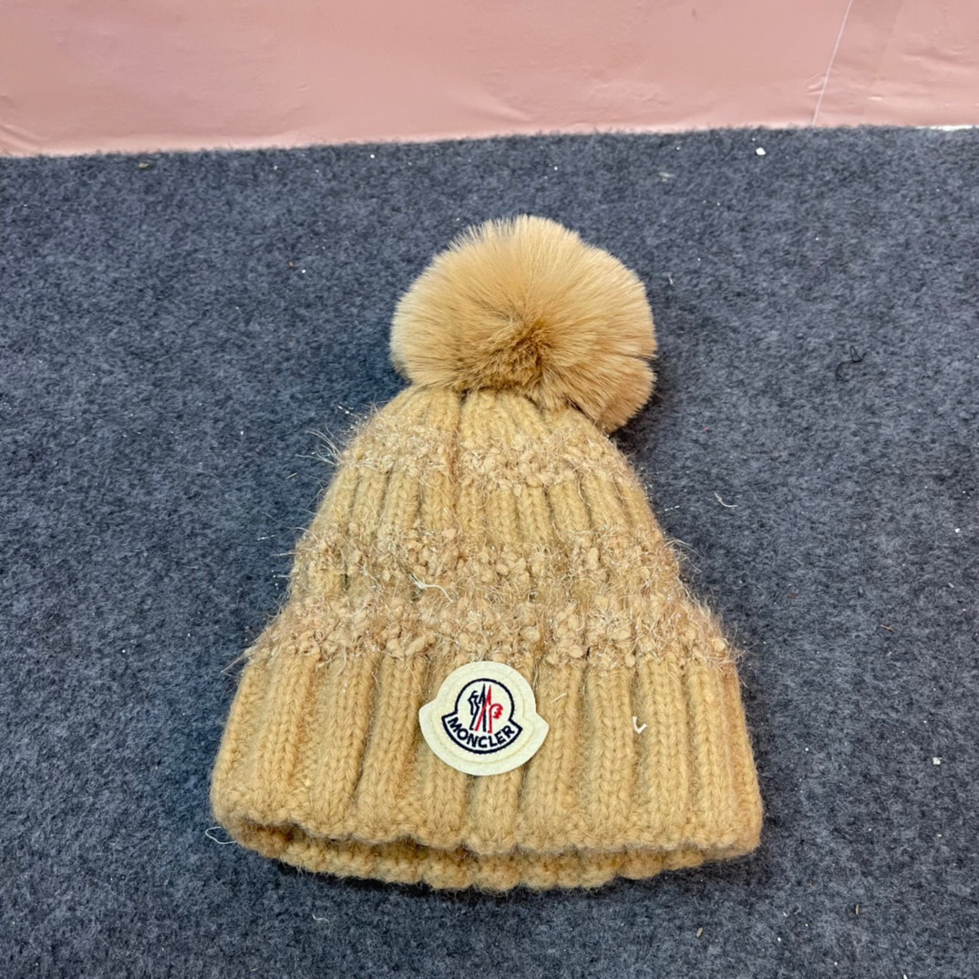 NO:217248,【MONCLER hood】New autumn and winter style plus velvet knitted wool ball wool hat, warm and fashionable ~ must-have for autumn and winter wear Hat Fisherman hat Baseball hat Knitted hat, hat, christian louboutin, Moncler, espadrilles, hats19860909【MONCLER蒙口】秋冬新款加绒针织毛球毛线帽,保暖时尚～秋冬穿搭必备 帽子渔夫帽棒球帽针织帽,帽子,christian louboutin,Moncler,espadrilles,hats,hat