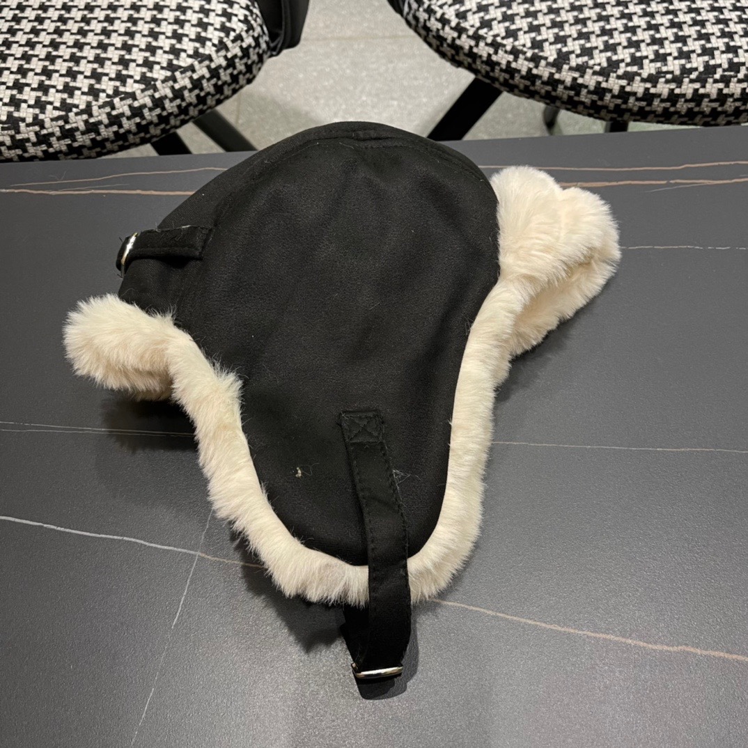 DIOR迪奥 加绒雷锋帽子女防风防寒百搭加厚骑行护耳帽飞行帽子