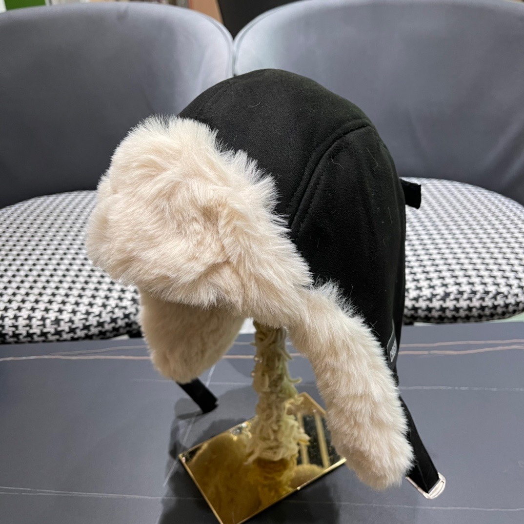 DIOR迪奥 加绒雷锋帽子女防风防寒百搭加厚骑行护耳帽飞行帽子