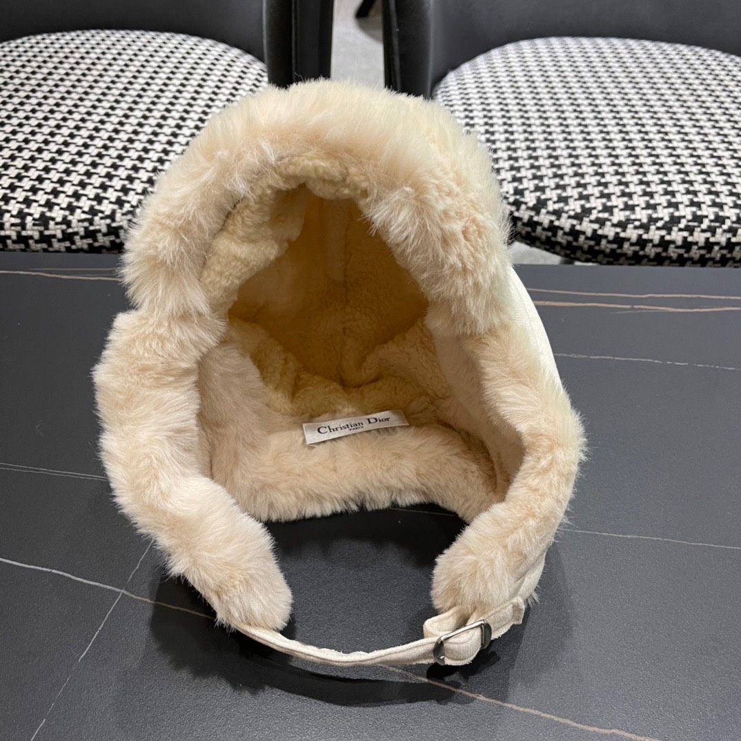 DIOR迪奥 加绒雷锋帽子女防风防寒百搭加厚骑行护耳帽飞行帽子