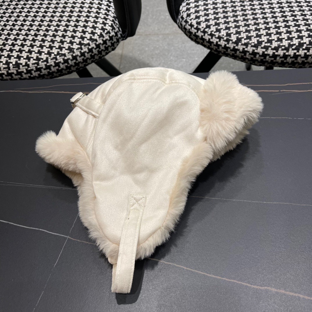 DIOR迪奥 加绒雷锋帽子女防风防寒百搭加厚骑行护耳帽飞行帽子