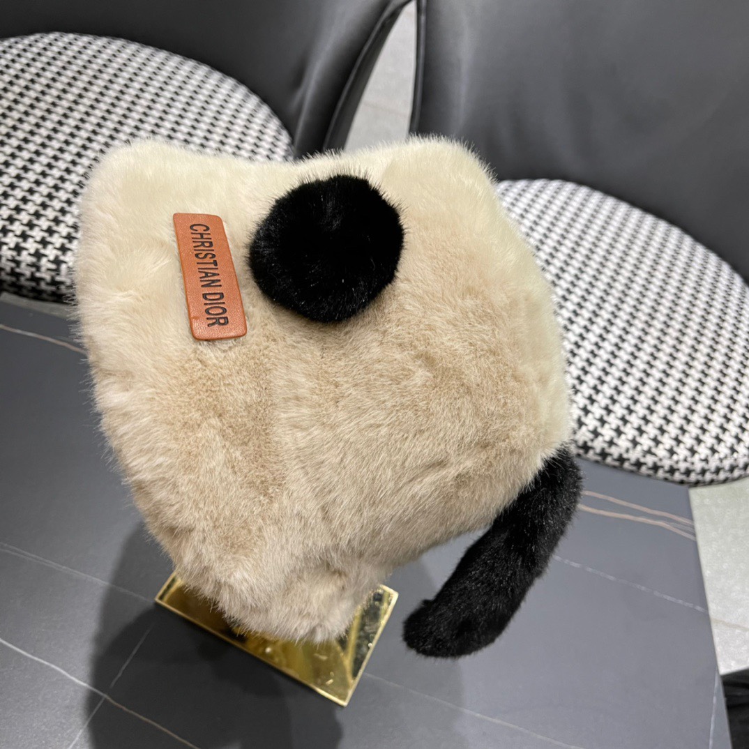 DIOR迪奥 2024冬款可爱小狗大耳朵加绒加厚针织毛线帽保暖雷锋帽