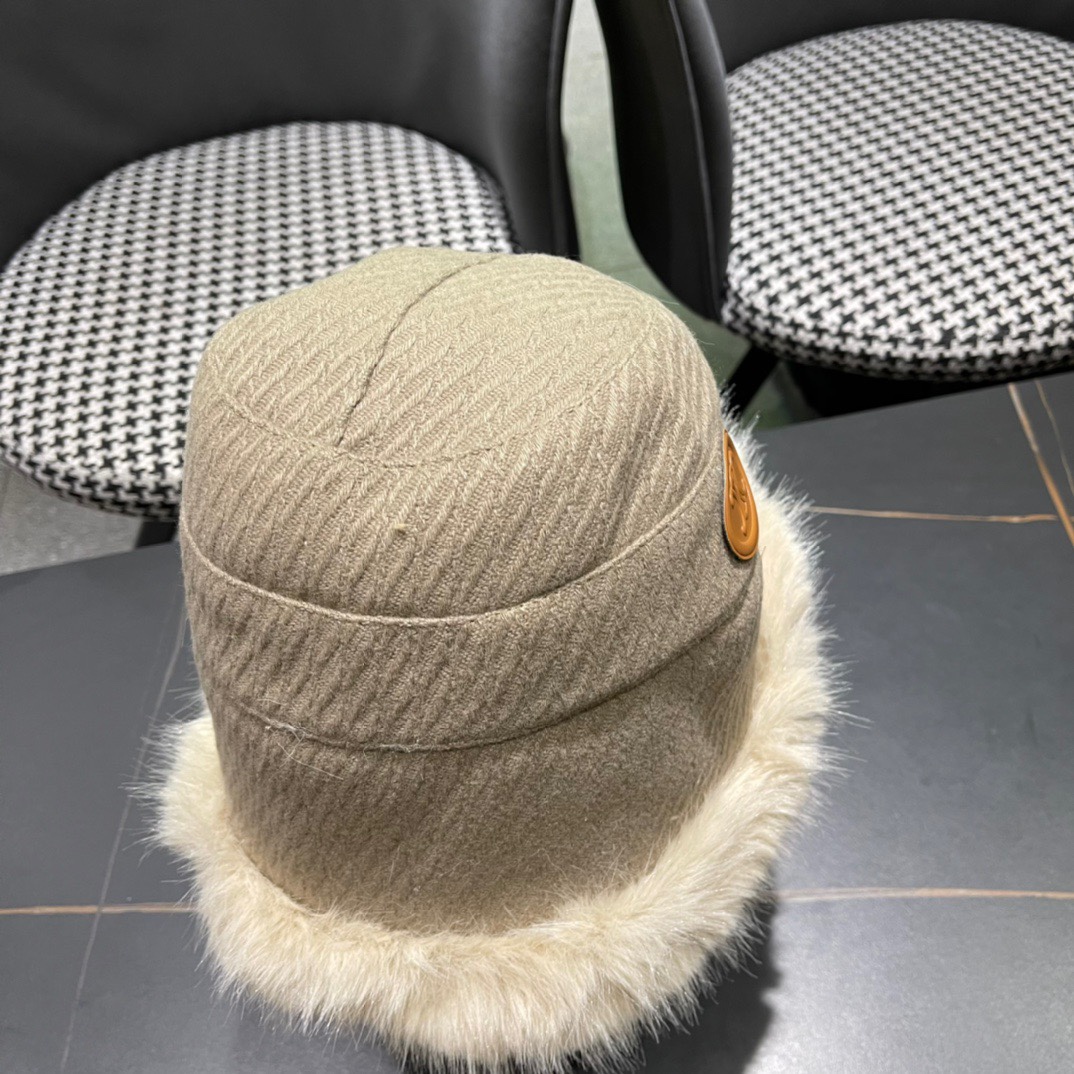 CELINE赛琳 2024秋冬新款上架保暖不规则的渔夫帽🧢日韩风格，随便搭配都超好看！出门旅游，绝对要入