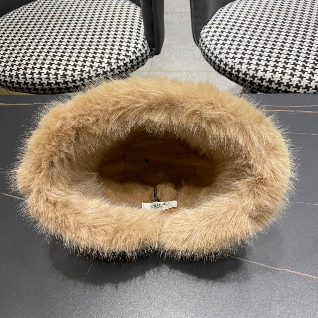 CELINE赛琳 2024秋冬新款上架保暖不规则的渔夫帽🧢日韩风格，随便搭配都超好看！出门旅游，绝对要入