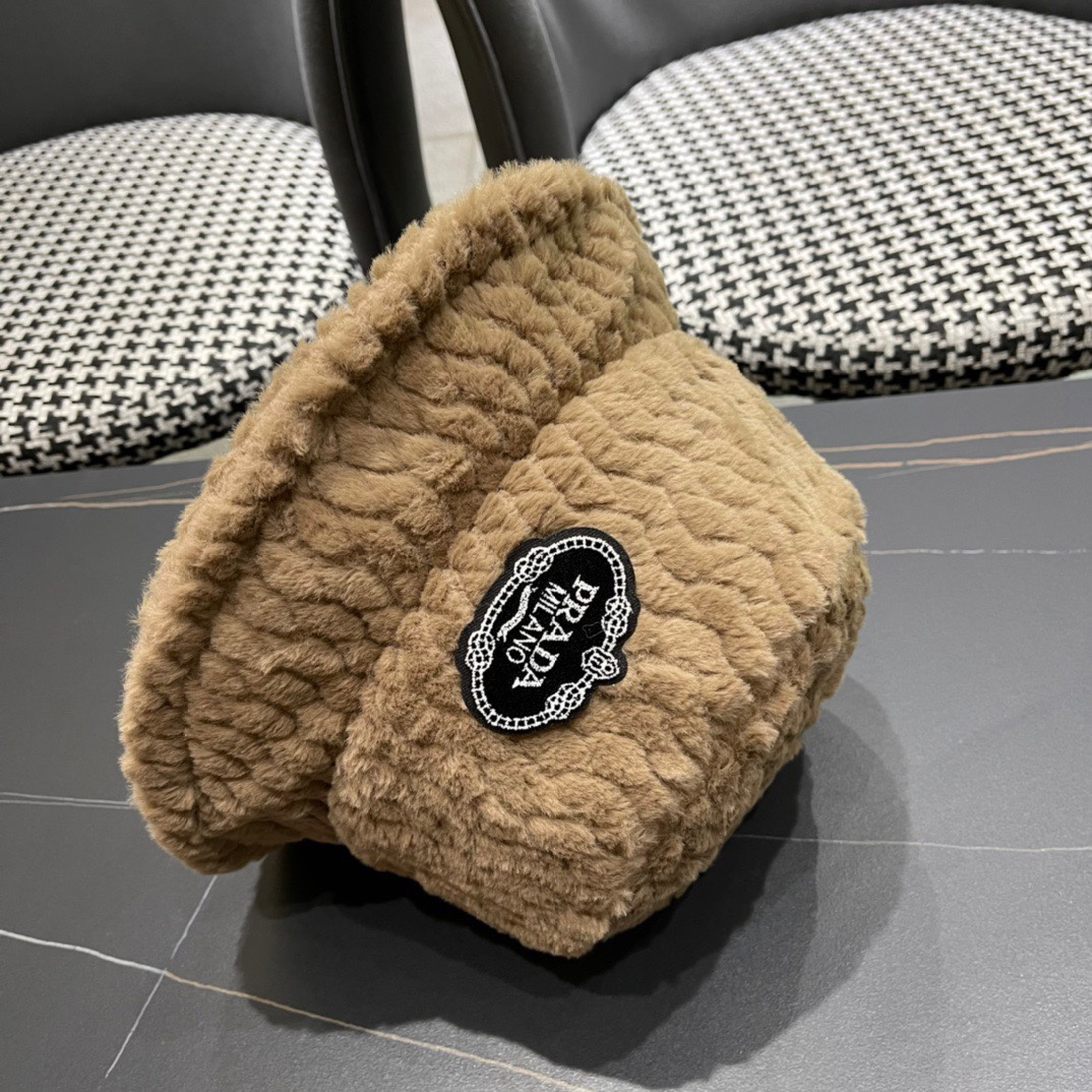 PRADA普拉达 2024秋冬新款羊毛渔夫帽出游逛街休闲百搭盆帽宽檐显脸小可折叠潮