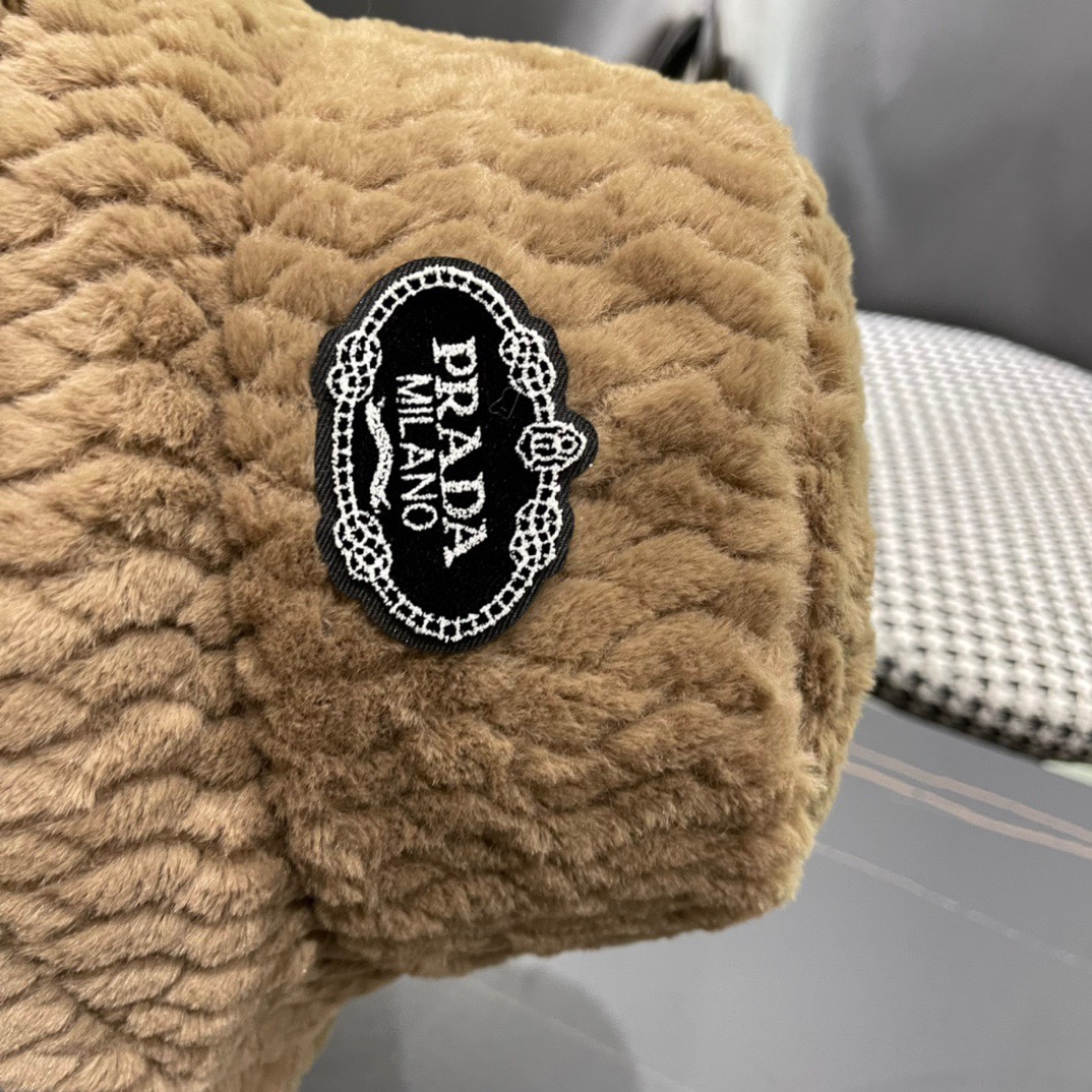 PRADA普拉达 2024秋冬新款羊毛渔夫帽出游逛街休闲百搭盆帽宽檐显脸小可折叠潮