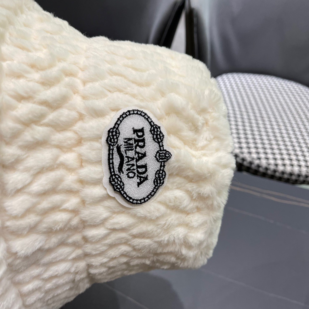 PRADA普拉达 2024秋冬新款羊毛渔夫帽出游逛街休闲百搭盆帽宽檐显脸小可折叠潮