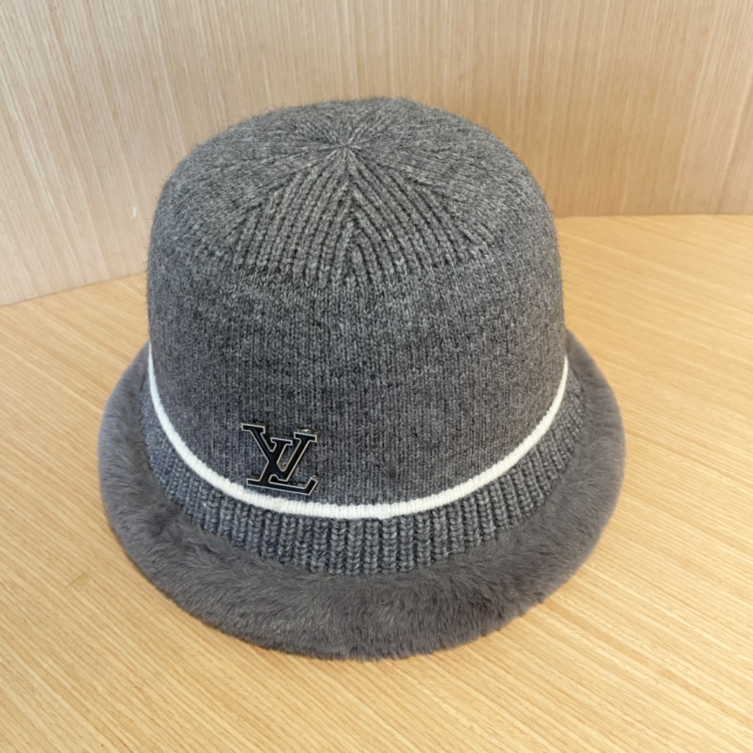 路易威登 LouisVuitton 渔夫帽女秋冬保暖显脸小百搭羊羔绒帽子盆帽