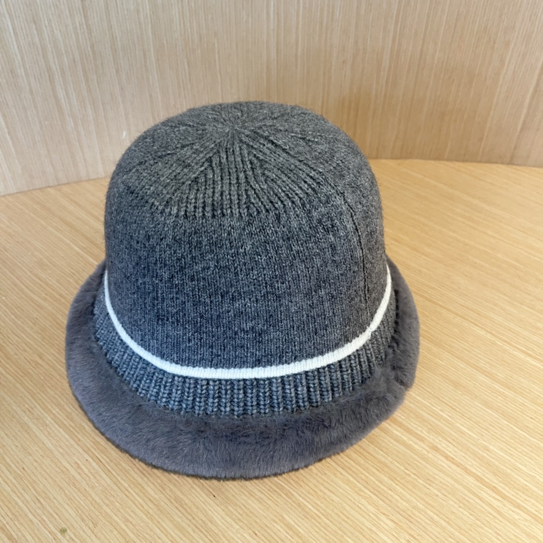 路易威登 LouisVuitton 渔夫帽女秋冬保暖显脸小百搭羊羔绒帽子盆帽