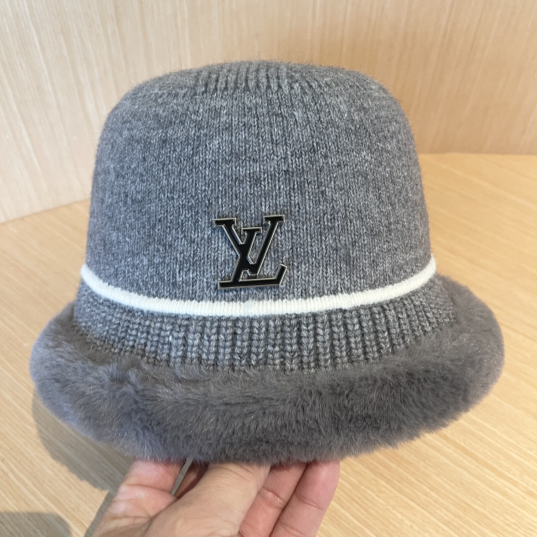 路易威登 LouisVuitton 渔夫帽女秋冬保暖显脸小百搭羊羔绒帽子盆帽
