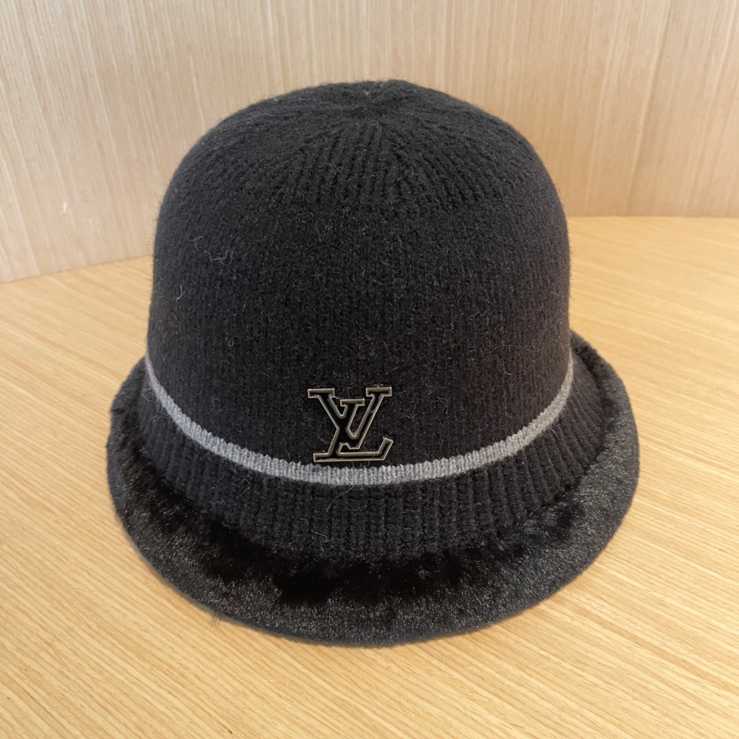 路易威登 LouisVuitton 渔夫帽女秋冬保暖显脸小百搭羊羔绒帽子盆帽
