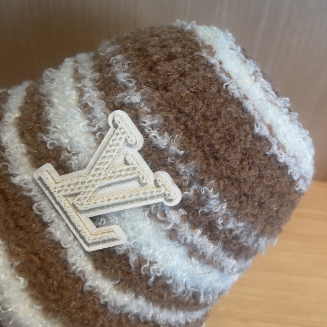 LouisVuitton路易威登 毛绒渔夫帽子女秋冬季日系百搭气质水桶帽加厚保暖显脸小