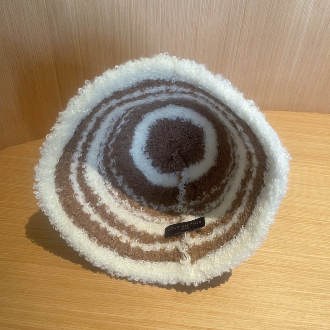 LouisVuitton路易威登 毛绒渔夫帽子女秋冬季日系百搭气质水桶帽加厚保暖显脸小