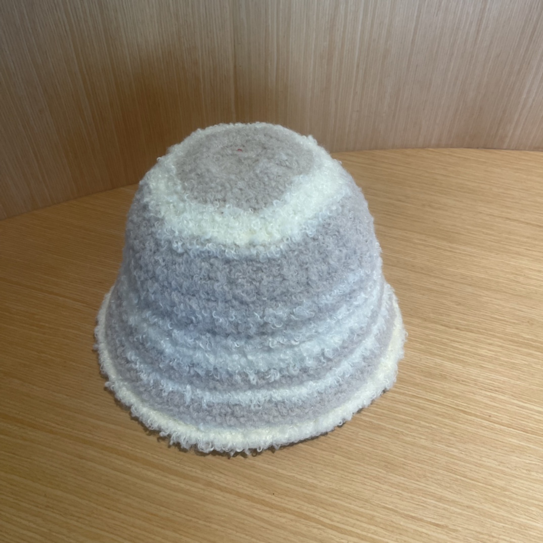 LouisVuitton路易威登 毛绒渔夫帽子女秋冬季日系百搭气质水桶帽加厚保暖显脸小