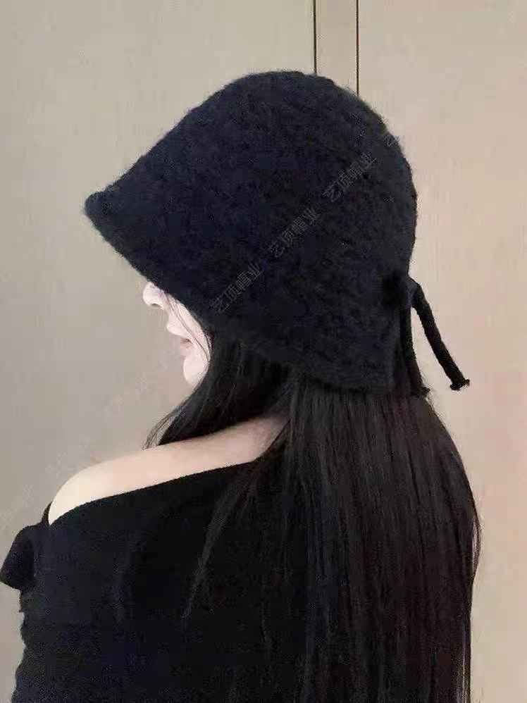 NO:218071,CHANEL autumn and winter Chanel warm ear protection slit bow knit hat, big brand style, great texture!  Hat fisherman hat baseball hat knit hat, hat, chanel, chanel, espadrilles, hats19860909CHANEL秋冬款香奈儿保暖护耳开叉蝴蝶结针织帽,大牌风格,质感很棒！帽子渔夫帽棒球帽针织帽,帽子,chanel,chanel,espadrilles,hats,hat