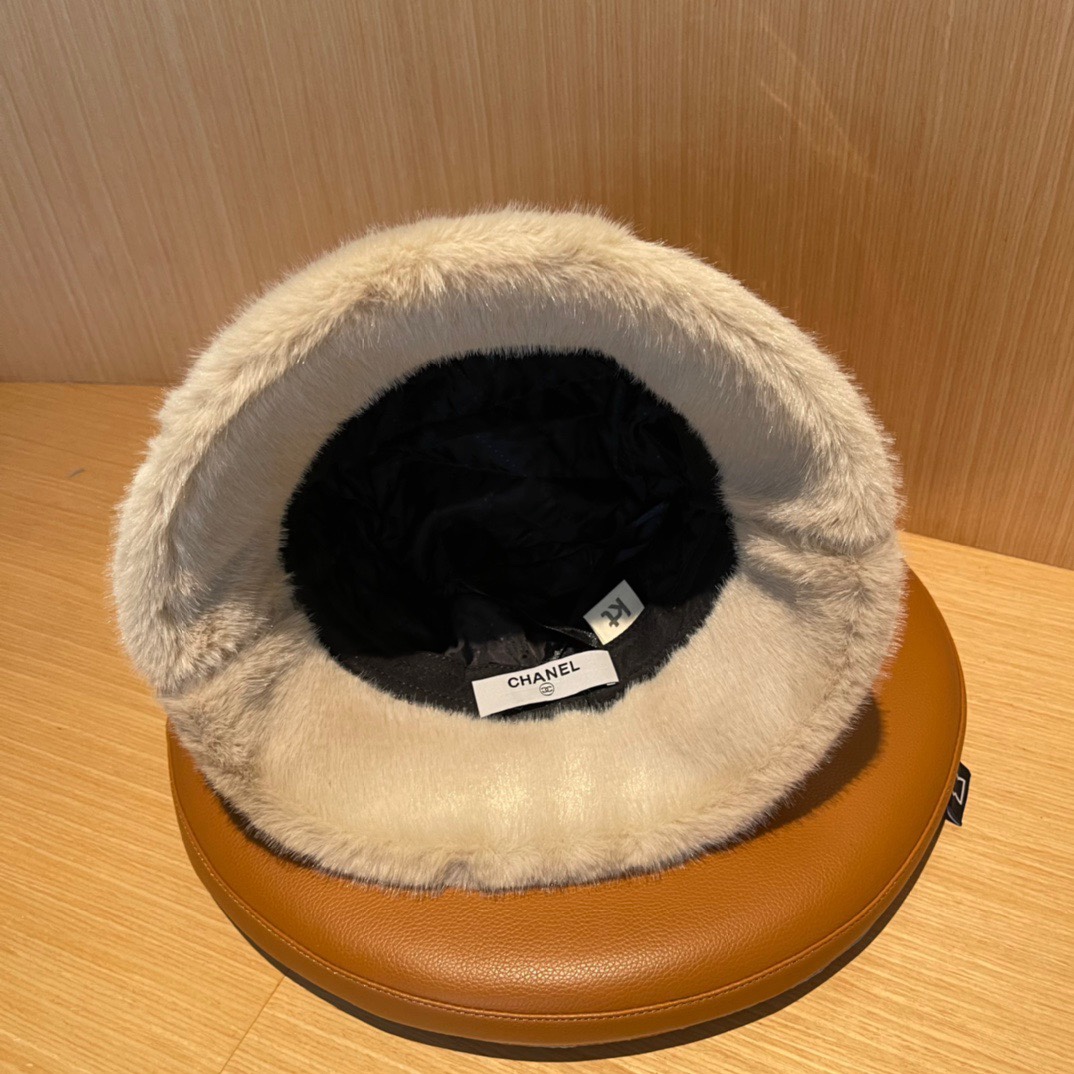 💛香奈儿 CHANEL2024新款秋冬复古格子毛绒小桶帽渔夫帽，简约字母元素超好搭配，出街单品