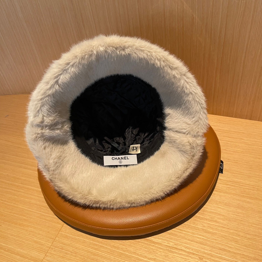 💛香奈儿 CHANEL2024新款秋冬复古格子毛绒小桶帽渔夫帽，简约字母元素超好搭配，出街单品