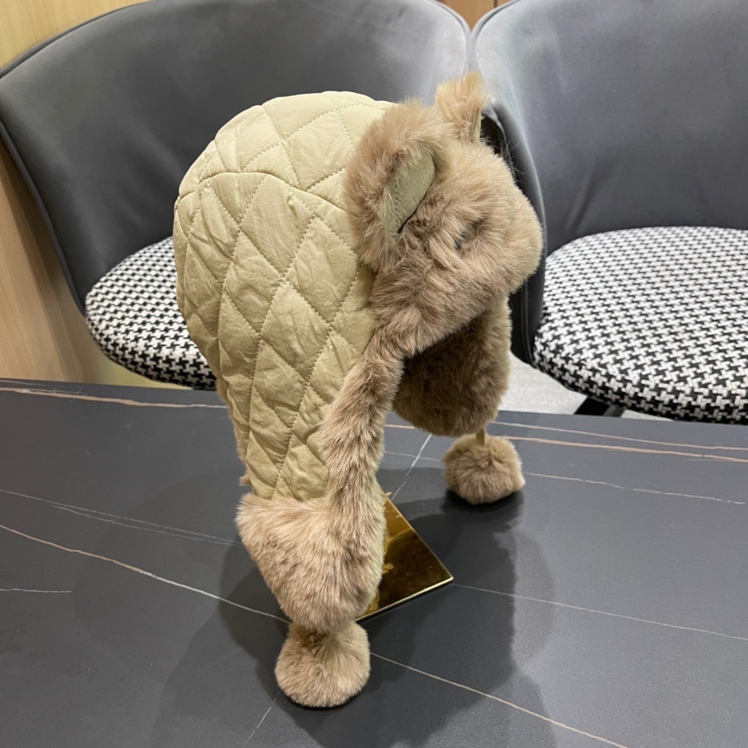 （蒙囗MONCLER】2024秋冬款东北毛绒护耳雷锋帽，加厚更保暖可爱毛球骑电动车保暖护耳帽