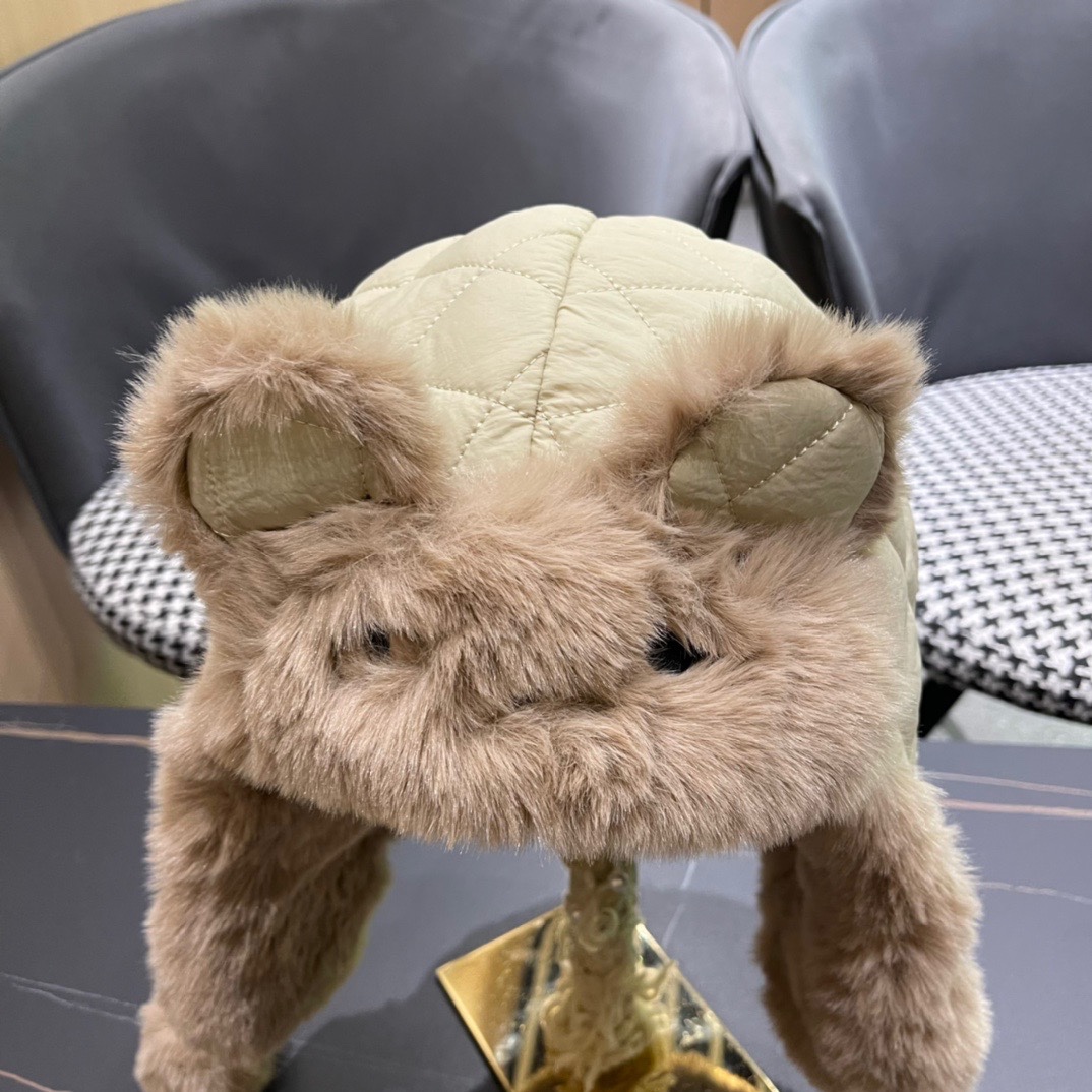 （蒙囗MONCLER】2024秋冬款东北毛绒护耳雷锋帽，加厚更保暖可爱毛球骑电动车保暖护耳帽