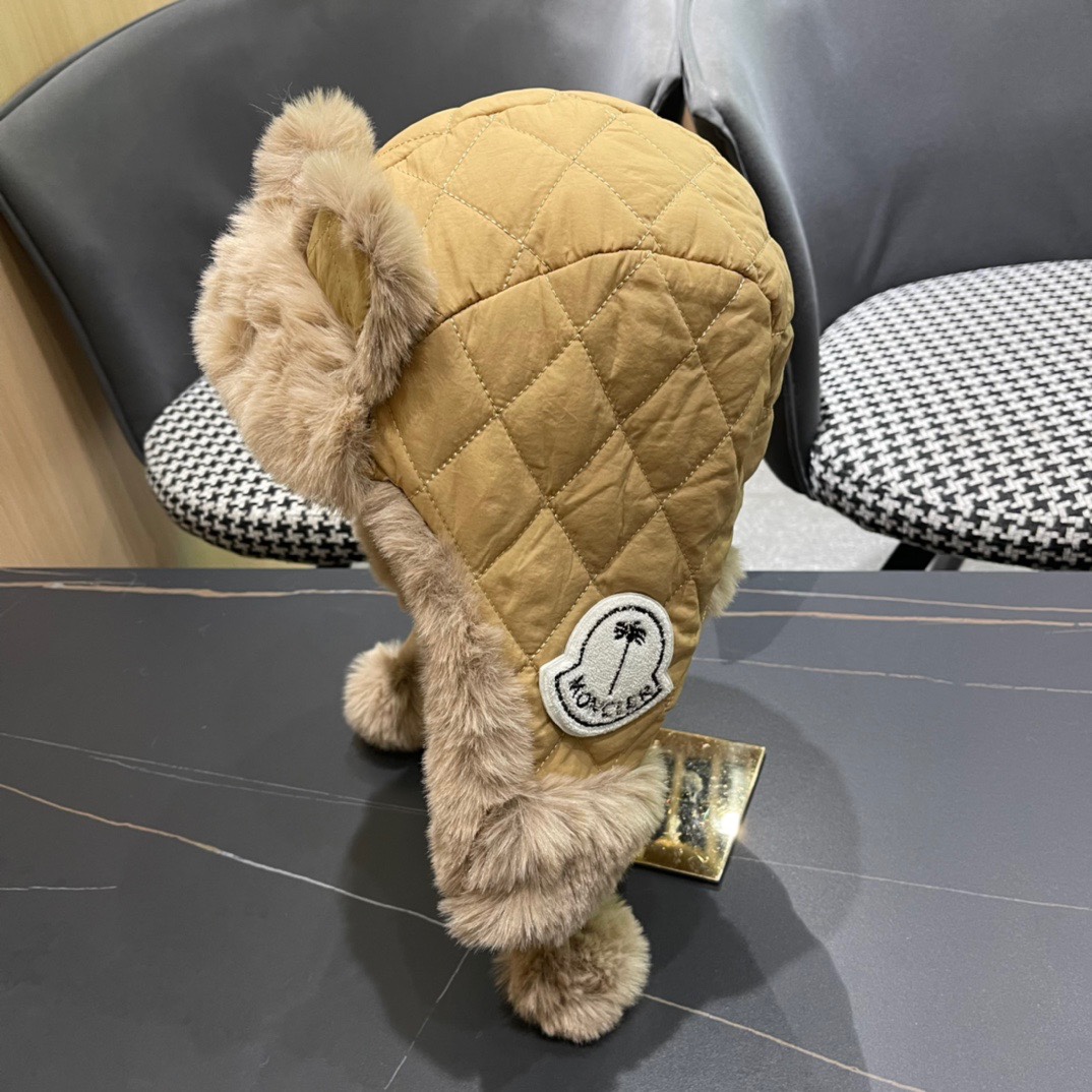 （蒙囗MONCLER】2024秋冬款东北毛绒护耳雷锋帽，加厚更保暖可爱毛球骑电动车保暖护耳帽