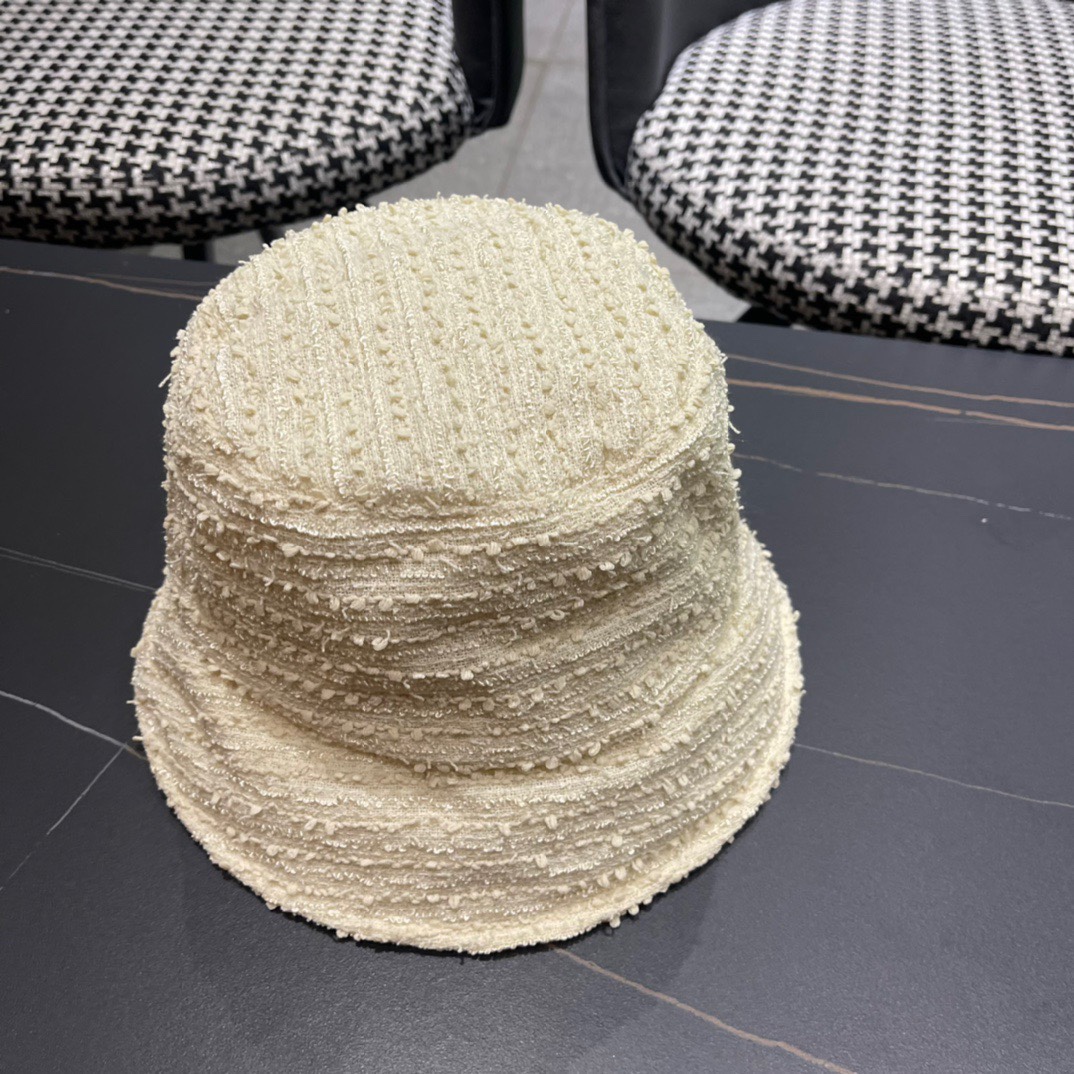  普拉达PRADA2024早秋新款 渔夫帽头型非常好，可以修饰各种头型，实力百搭款