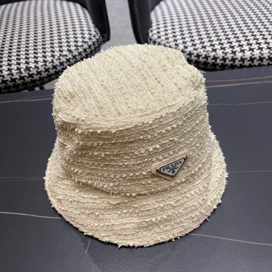  普拉达PRADA2024早秋新款 渔夫帽头型非常好，可以修饰各种头型，实力百搭款