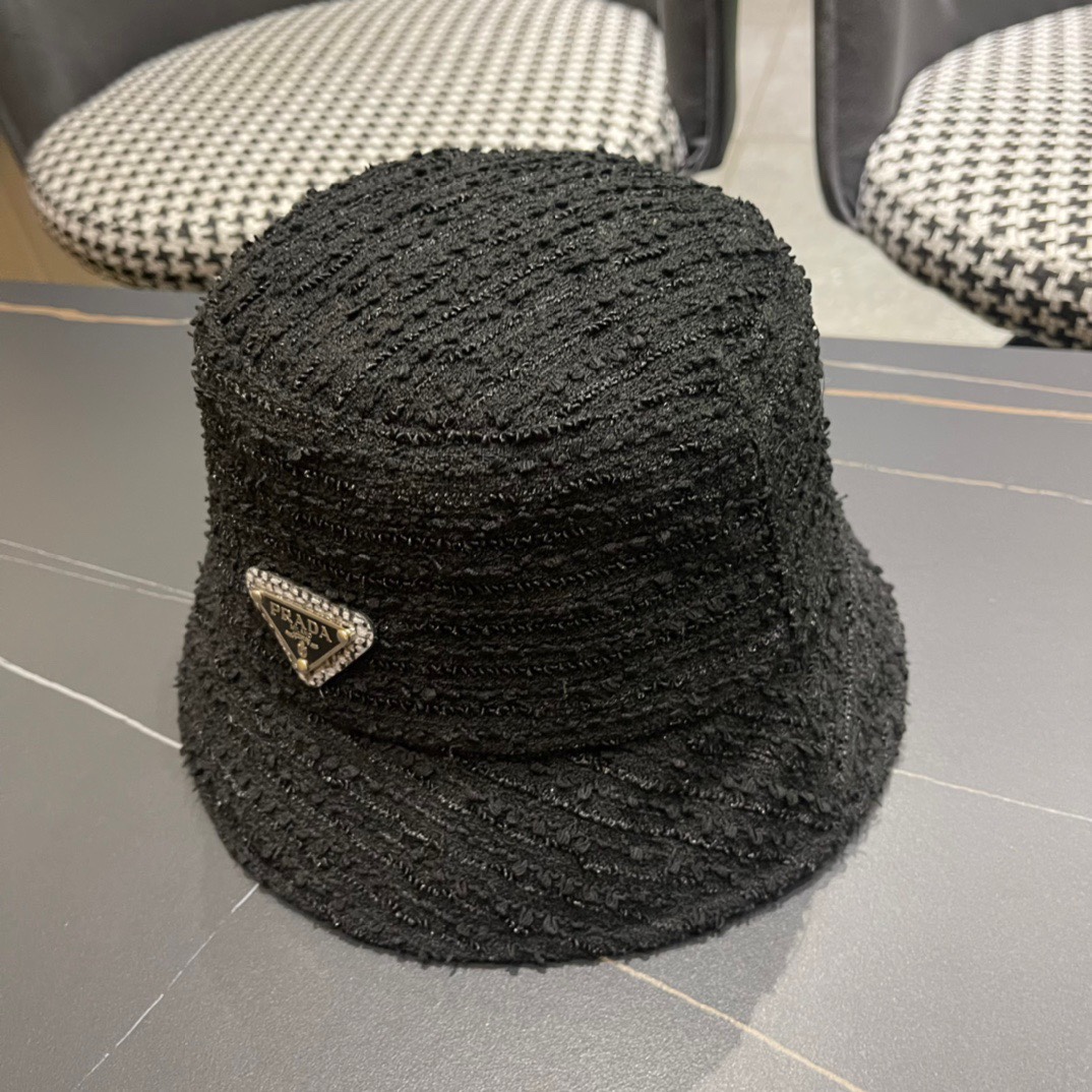  普拉达PRADA2024早秋新款 渔夫帽头型非常好，可以修饰各种头型，实力百搭款