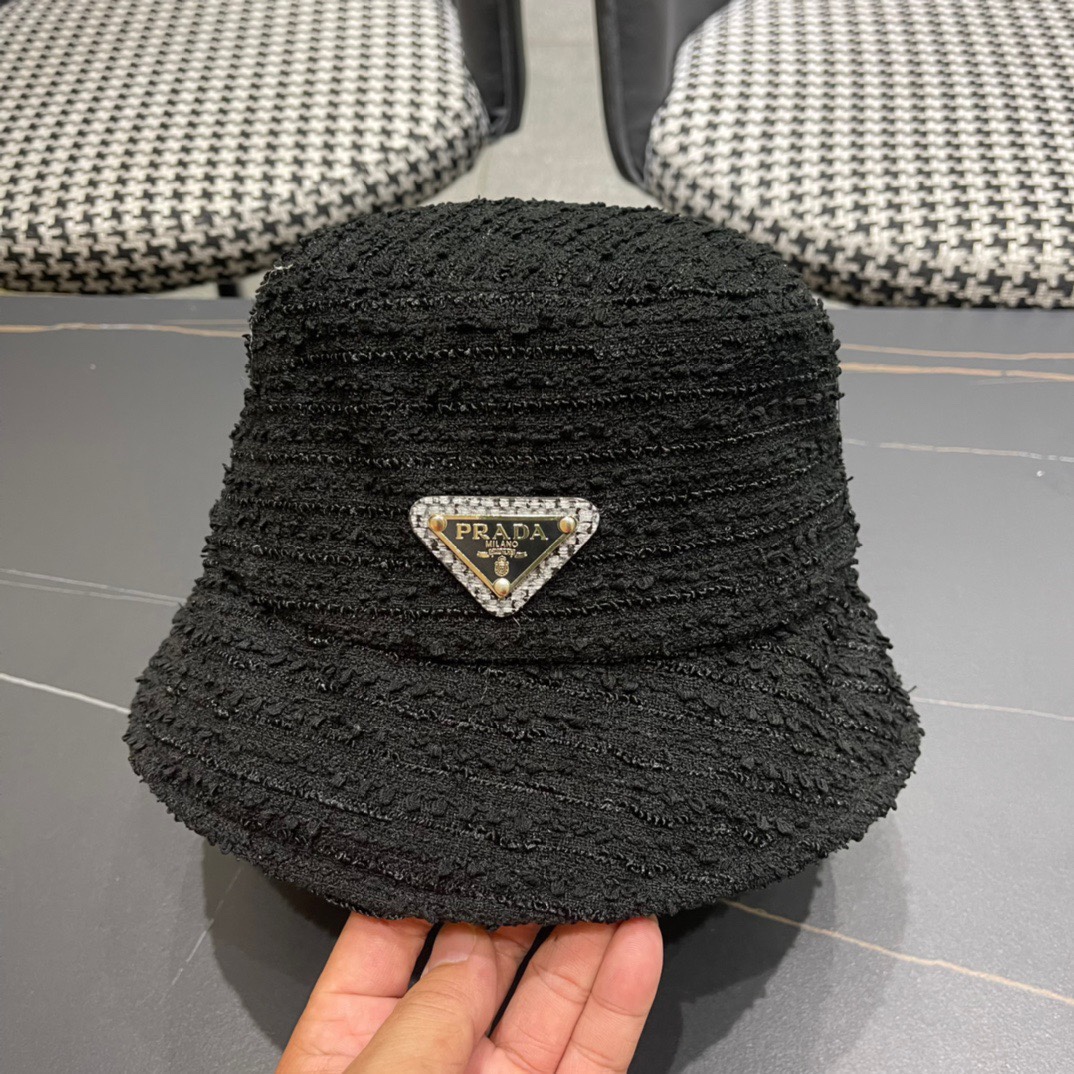  普拉达PRADA2024早秋新款 渔夫帽头型非常好，可以修饰各种头型，实力百搭款