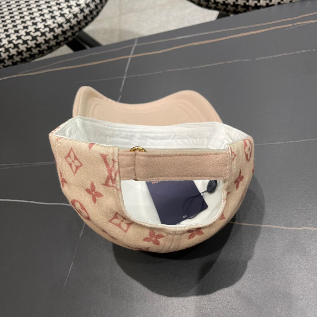 🧢路易威登棒球帽 LouisVuitton😍新款毛绒秋冬款LV棒球帽，重工打造♥️百搭款🤗男女通用！跑量