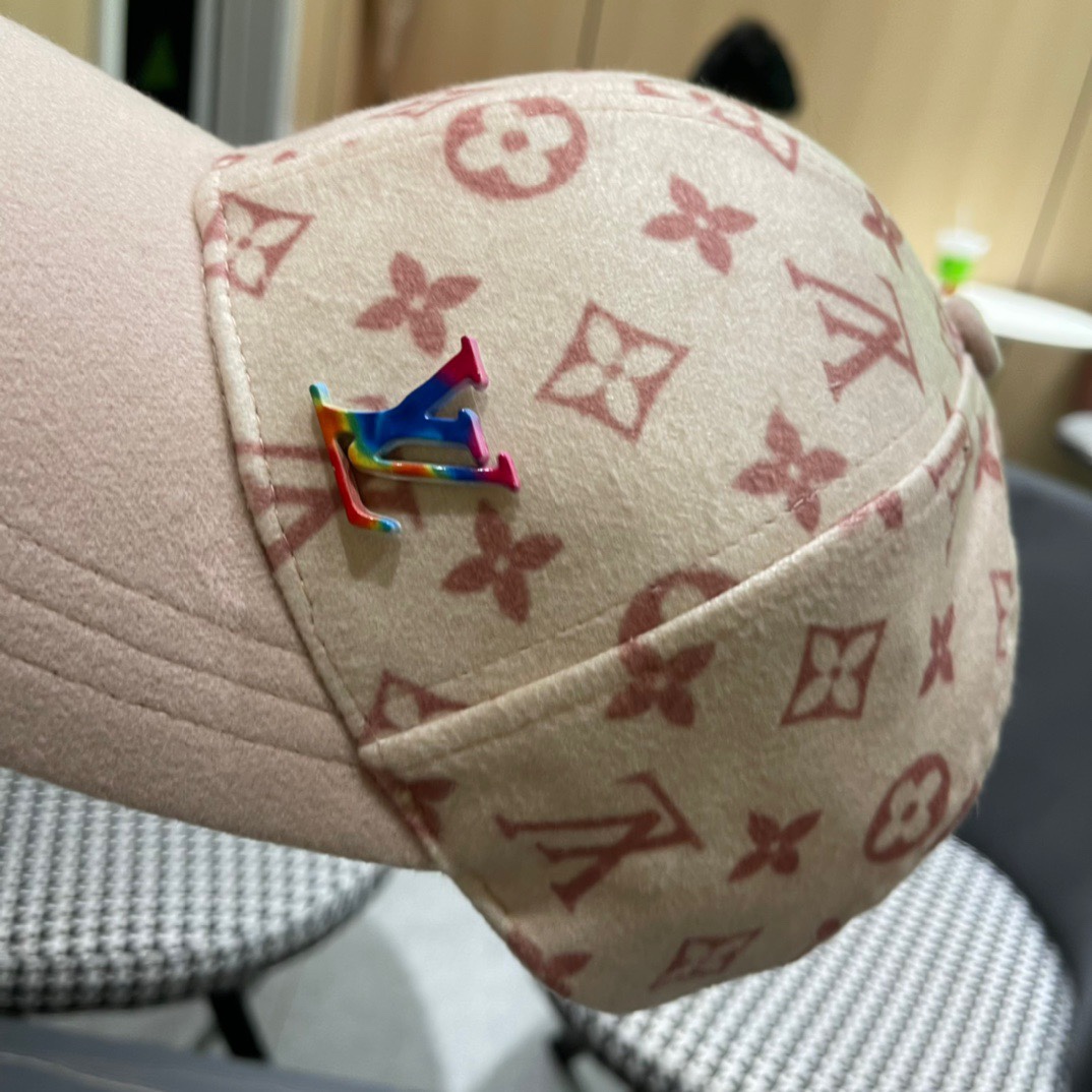 🧢路易威登棒球帽 LouisVuitton😍新款毛绒秋冬款LV棒球帽，重工打造♥️百搭款🤗男女通用！跑量