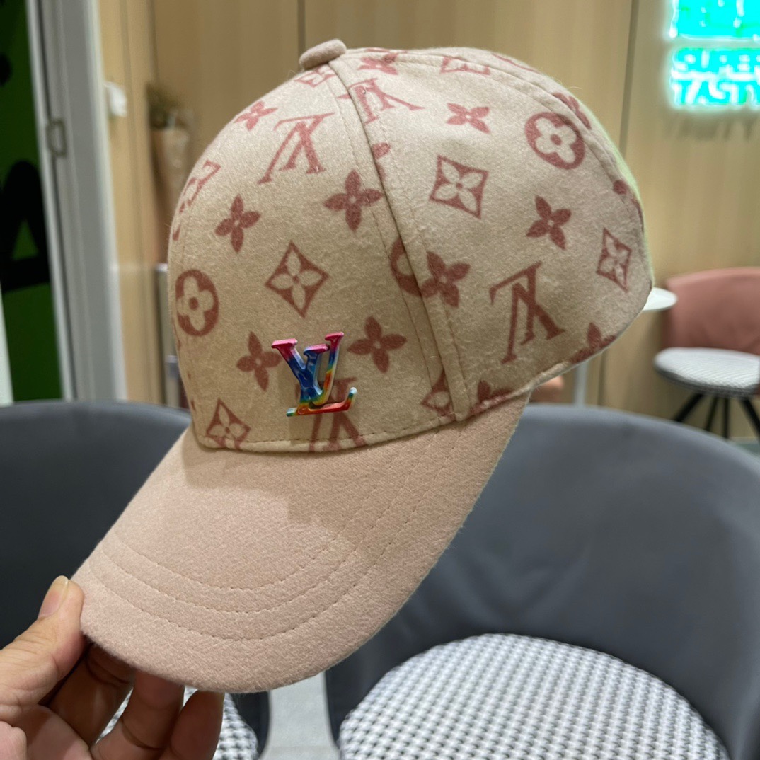 🧢路易威登棒球帽 LouisVuitton😍新款毛绒秋冬款LV棒球帽，重工打造♥️百搭款🤗男女通用！跑量