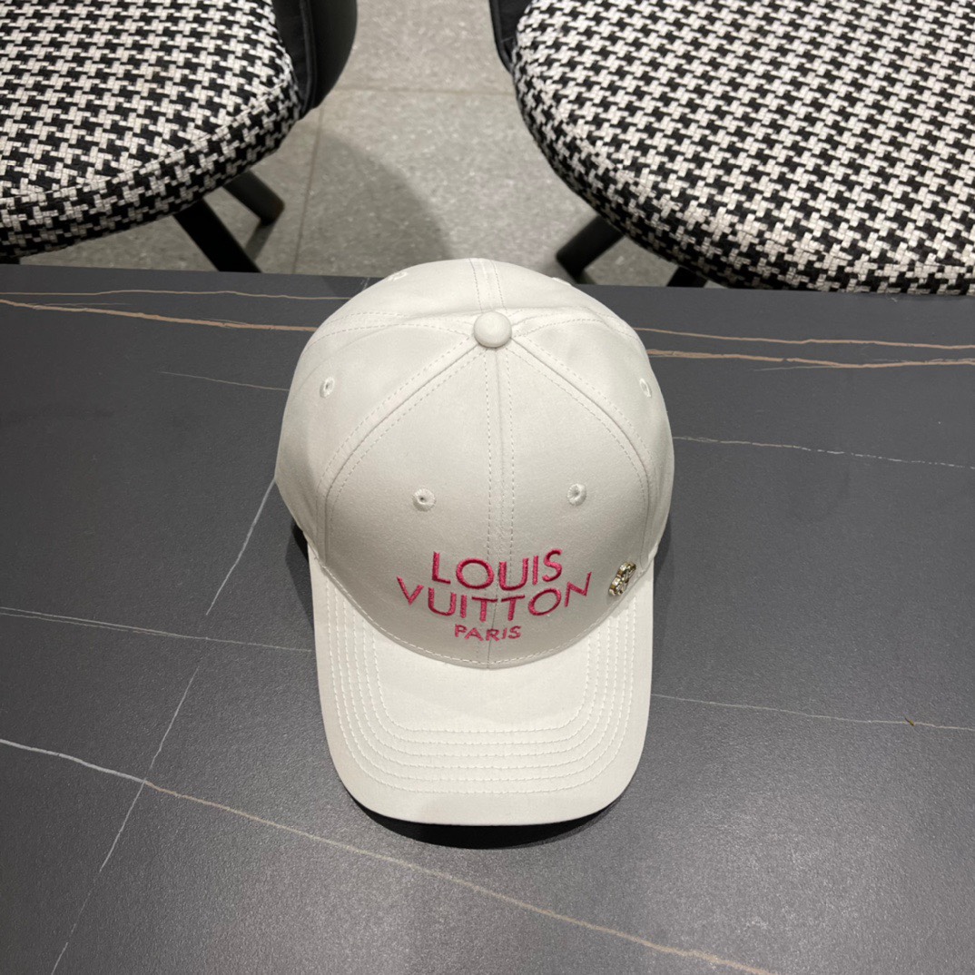  路易威登棒球帽 LouisVuitton😍新款LV原单棒球帽，重工打造♥️高端大气，百搭款🤗男女通用！