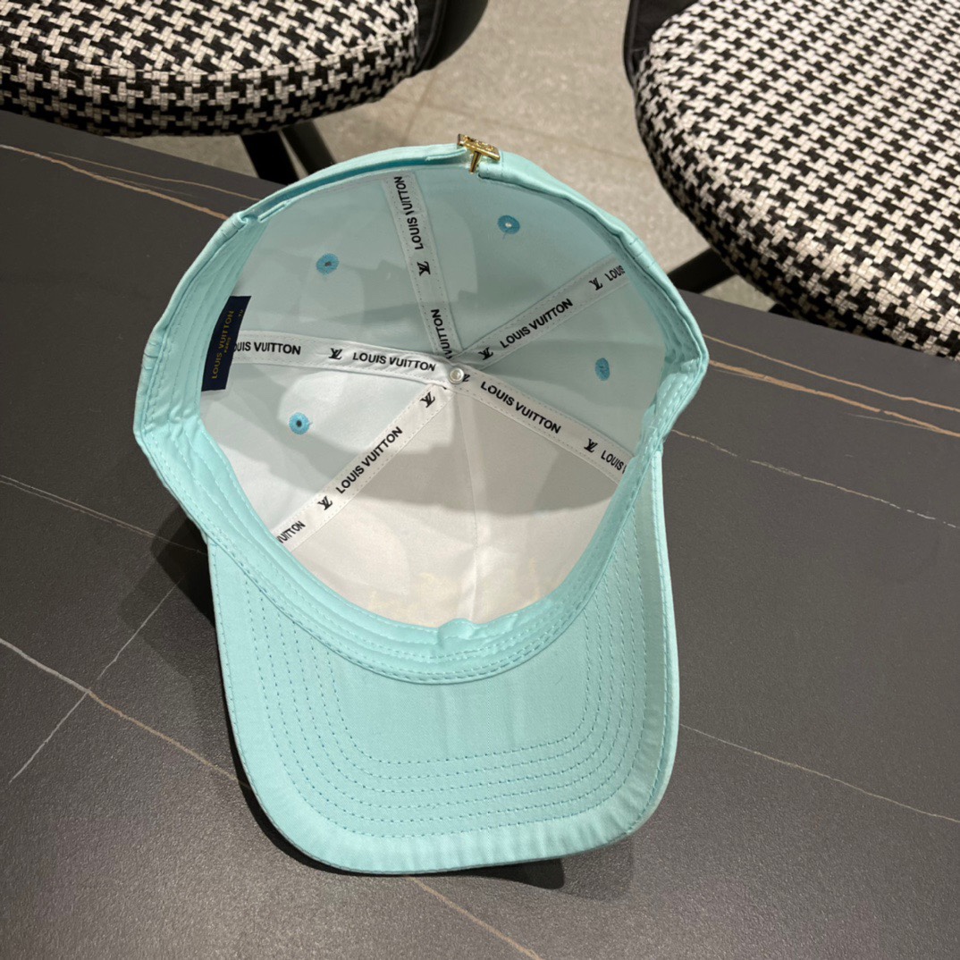  路易威登棒球帽 LouisVuitton😍新款LV原单棒球帽，重工打造♥️高端大气，百搭款🤗男女通用！