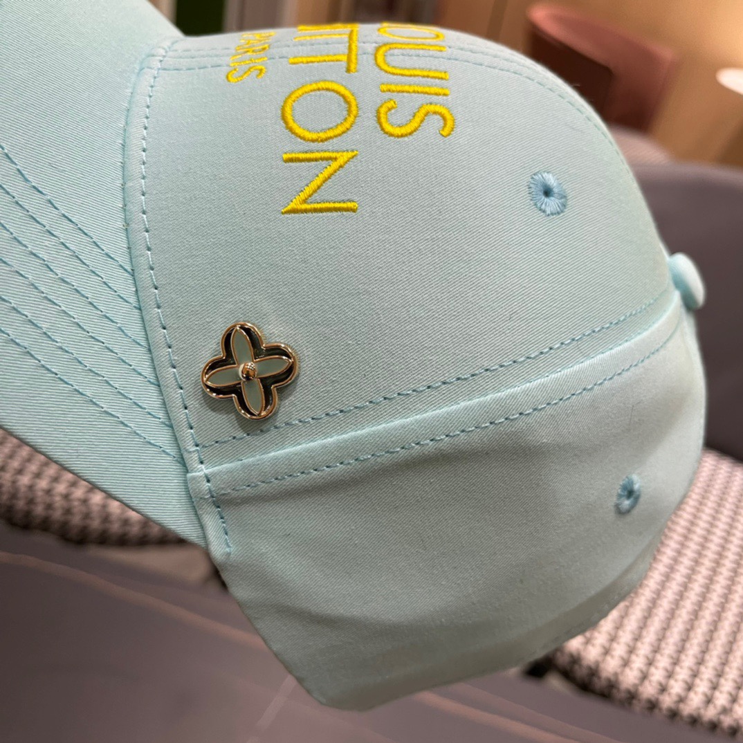  路易威登棒球帽 LouisVuitton😍新款LV原单棒球帽，重工打造♥️高端大气，百搭款🤗男女通用！