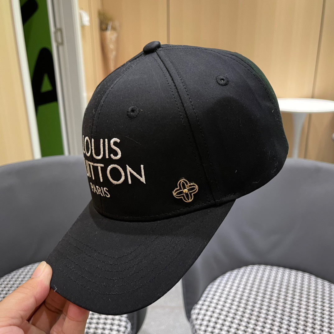 路易威登棒球帽 LouisVuitton😍新款LV原单棒球帽，重工打造♥️高端大气，百搭款🤗男女通用！